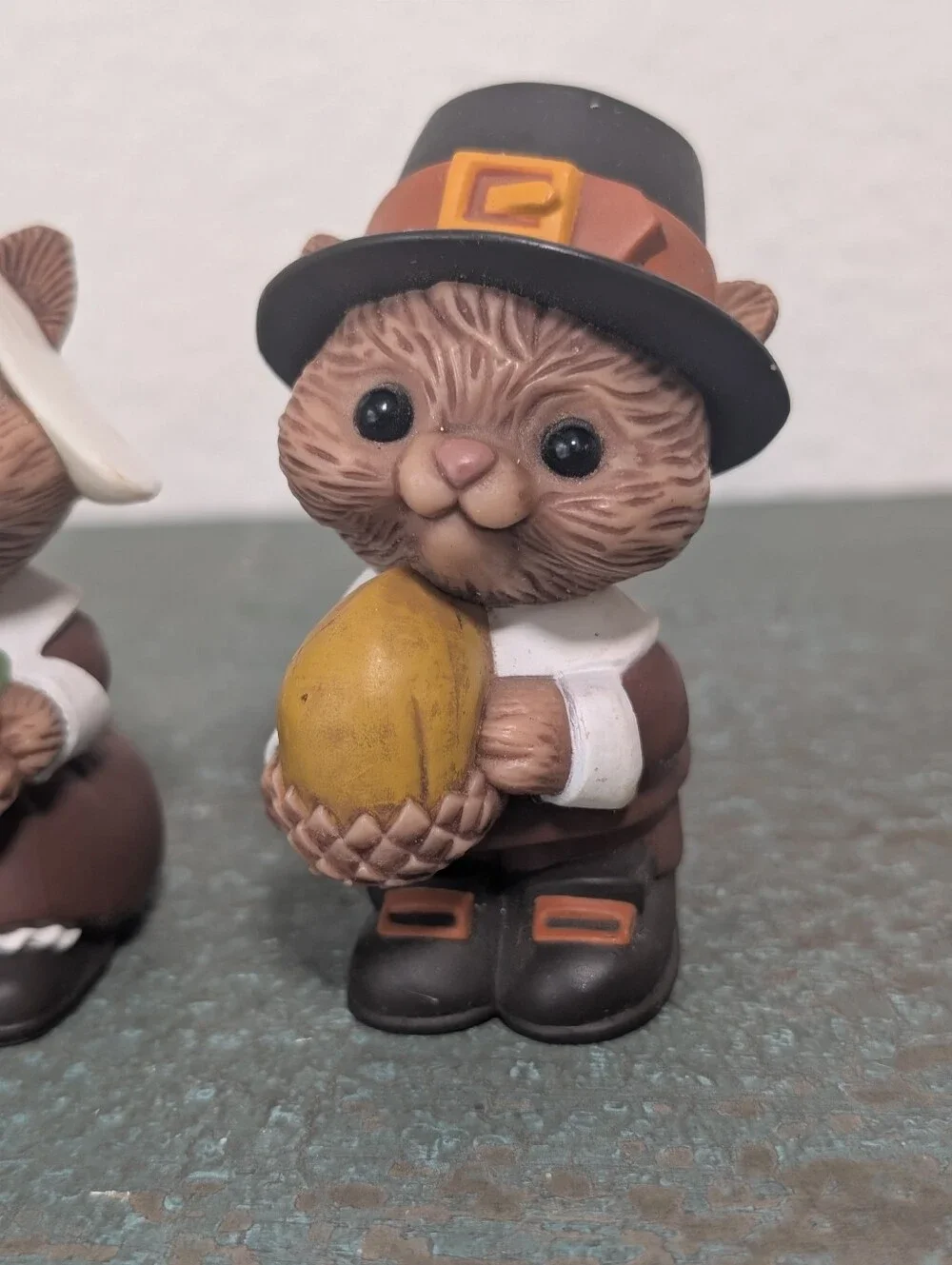 Vintage Hallmark Thanksgiving Pilgrim Chipmunks Squirrel Salt  & Pepper Shakers